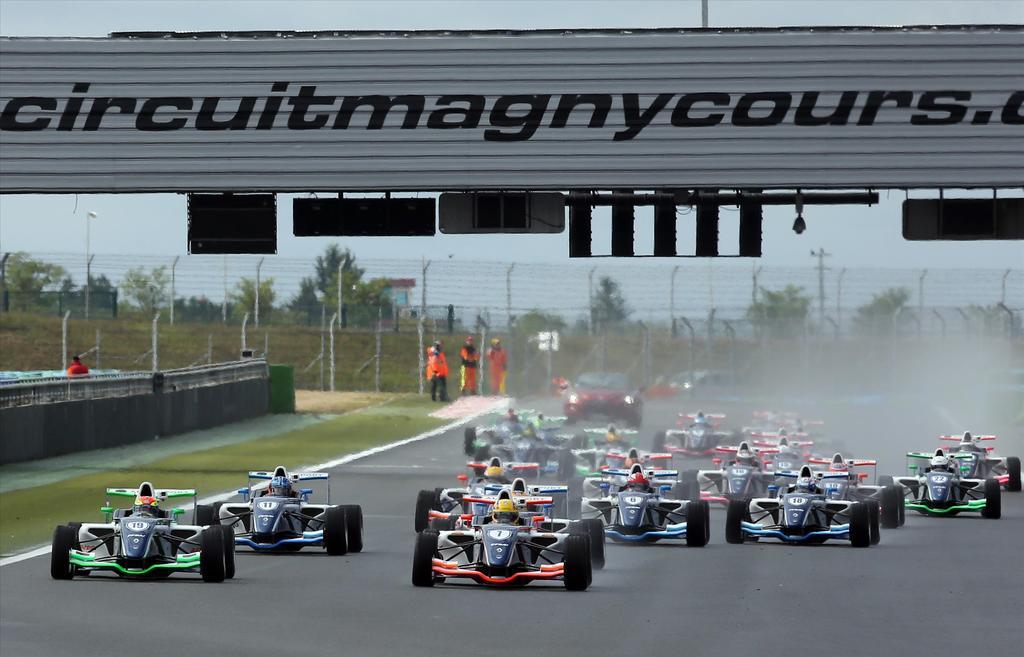 Hotel Le Paddock Magny-Cours Exteriér fotografie