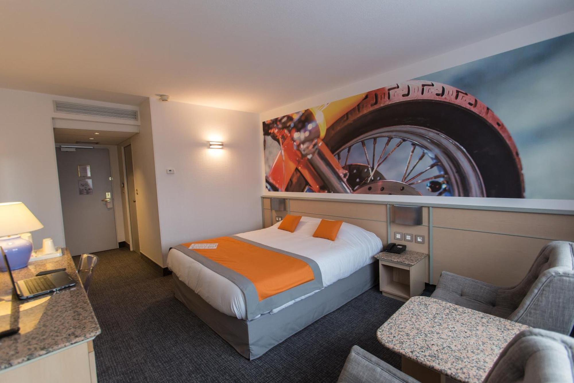 Hotel Le Paddock Magny-Cours Pokoj fotografie