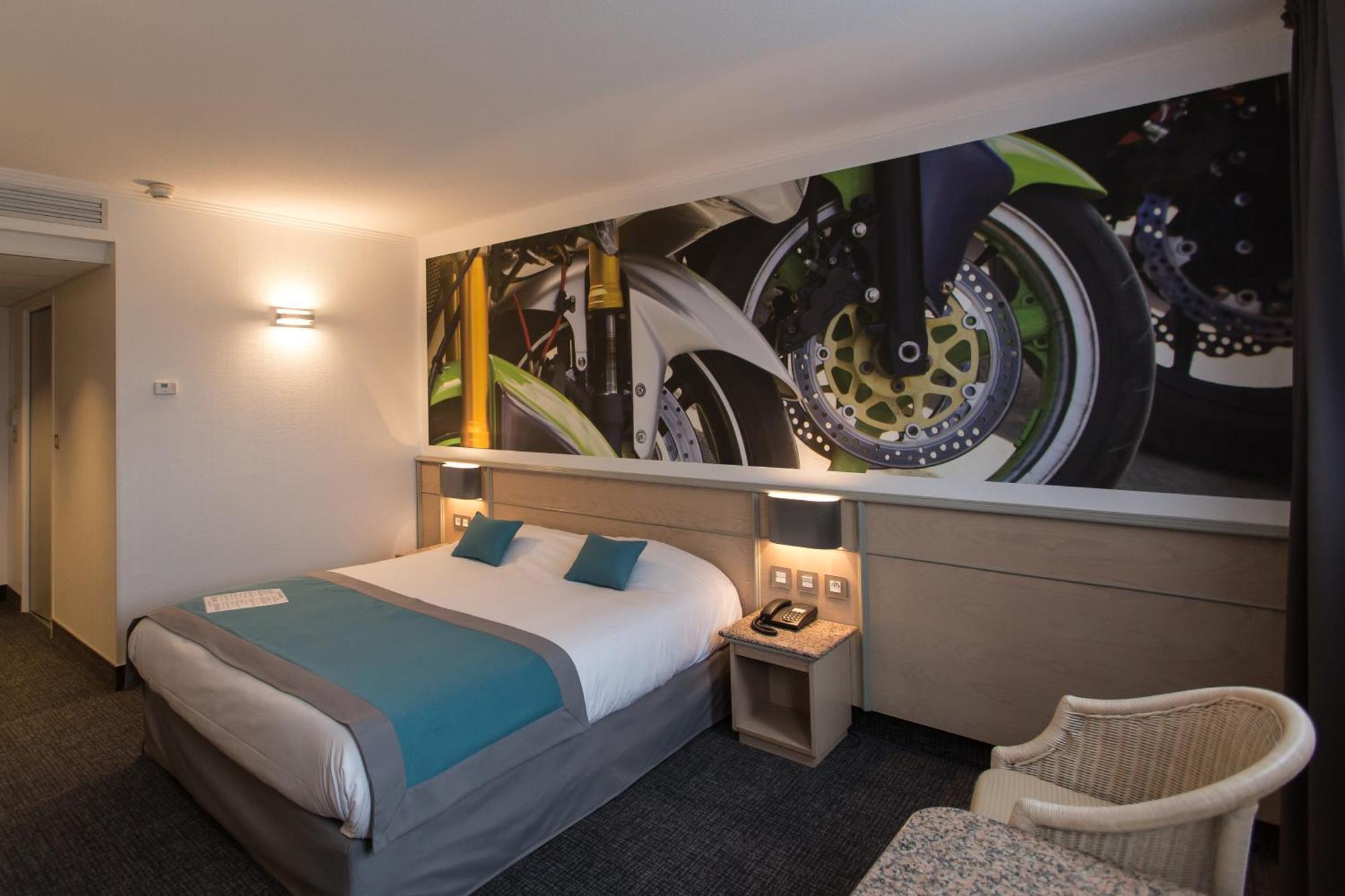 Hotel Le Paddock Magny-Cours Pokoj fotografie